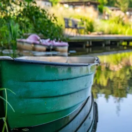 Single-story By The Pond No 3 دارووفكو